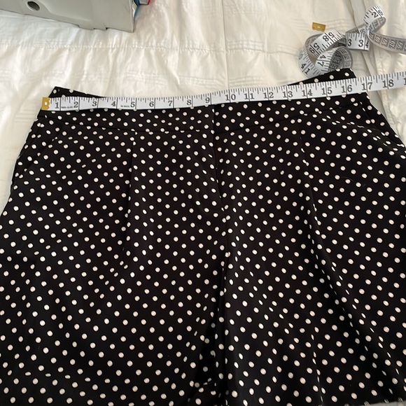 Ann Taylor polkadot shorts size 8 - Picture 4 of 6